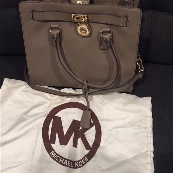 Hamilton Large Saffiano Leather Tote - Picture 6 of 7